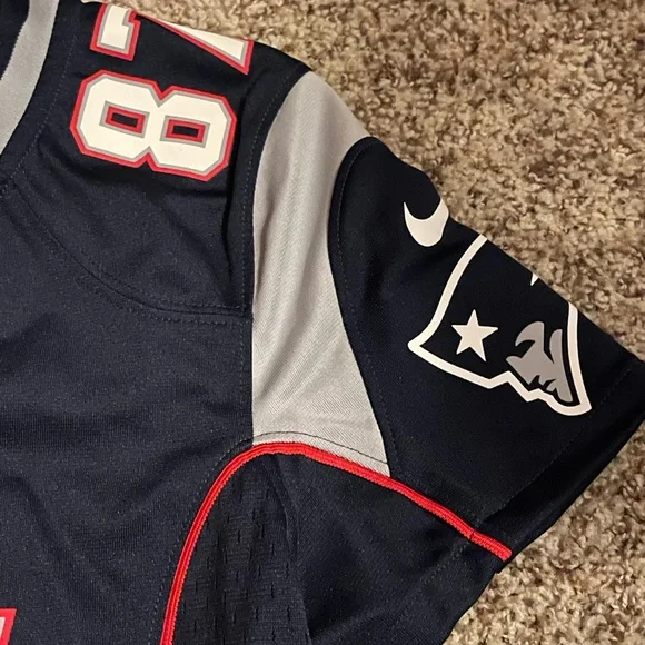 Nike New England Patriots Gronkowski #87 Ladies Jersey, Size Small NWOT - Picture 4 of 7